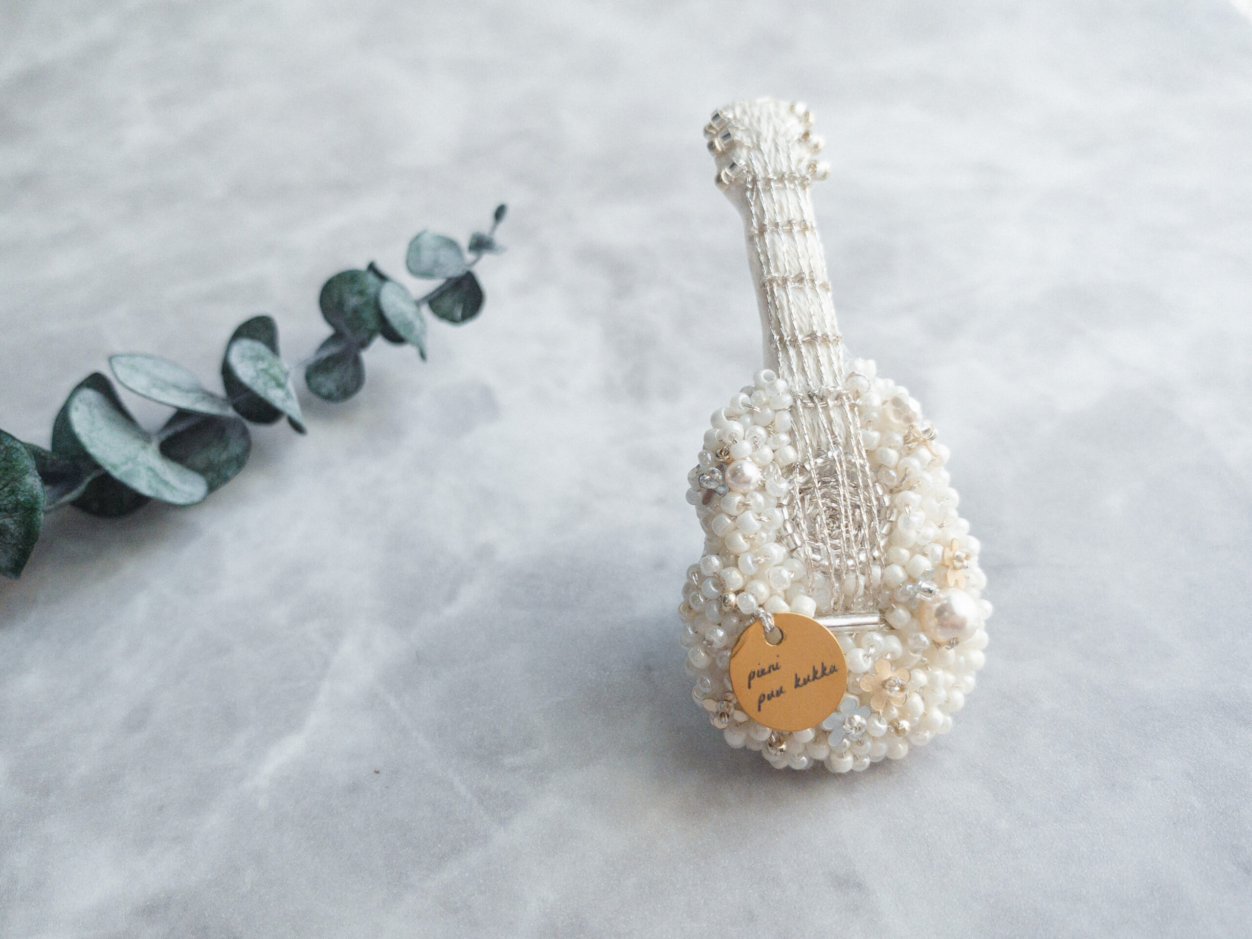 ギターブローチ1*