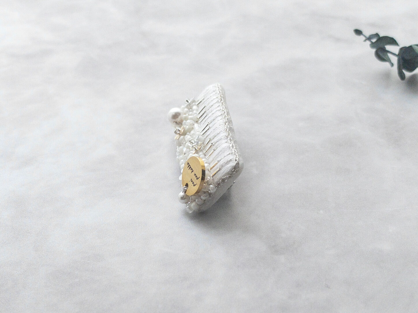 鍵盤ハーモニカブローチ(アイボリー)3