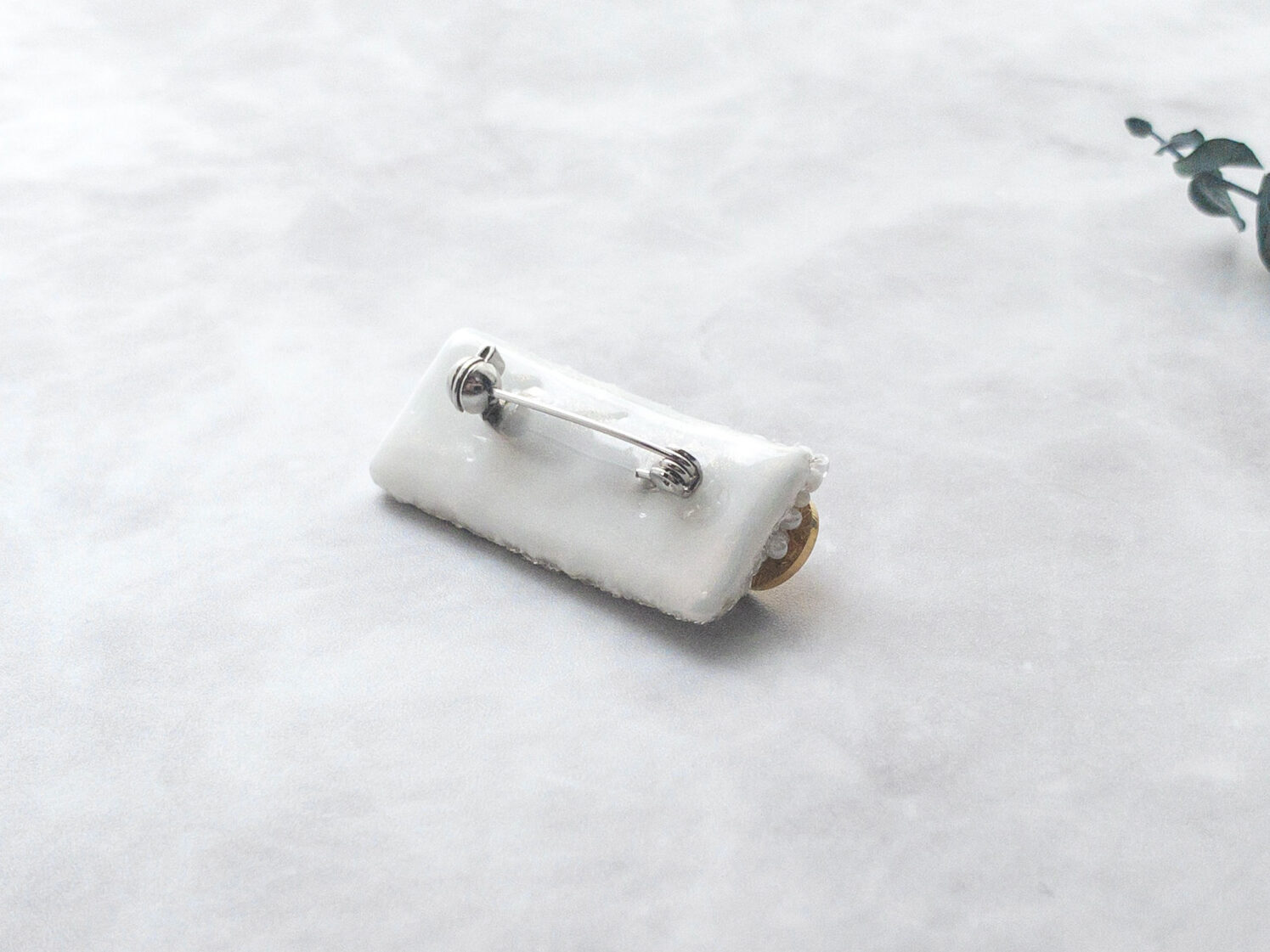 鍵盤ハーモニカブローチ(アイボリー)4