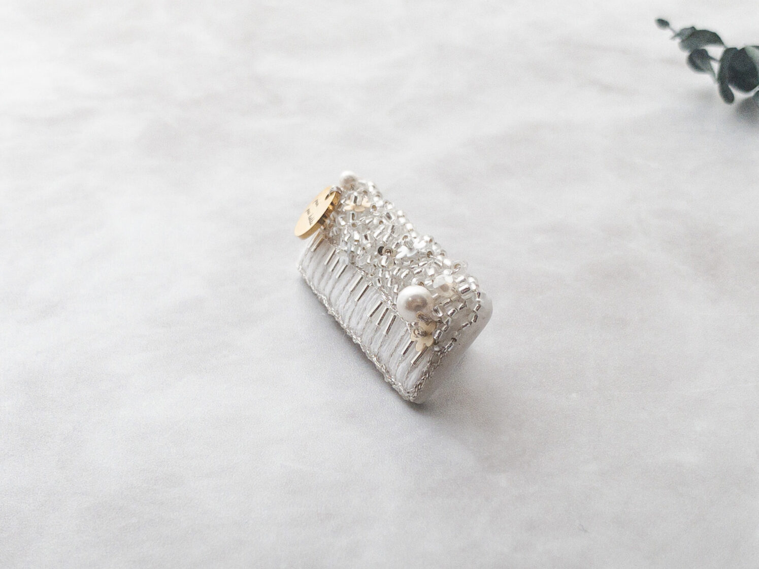 鍵盤ハーモニカブローチ(ホワイトシルバー)3